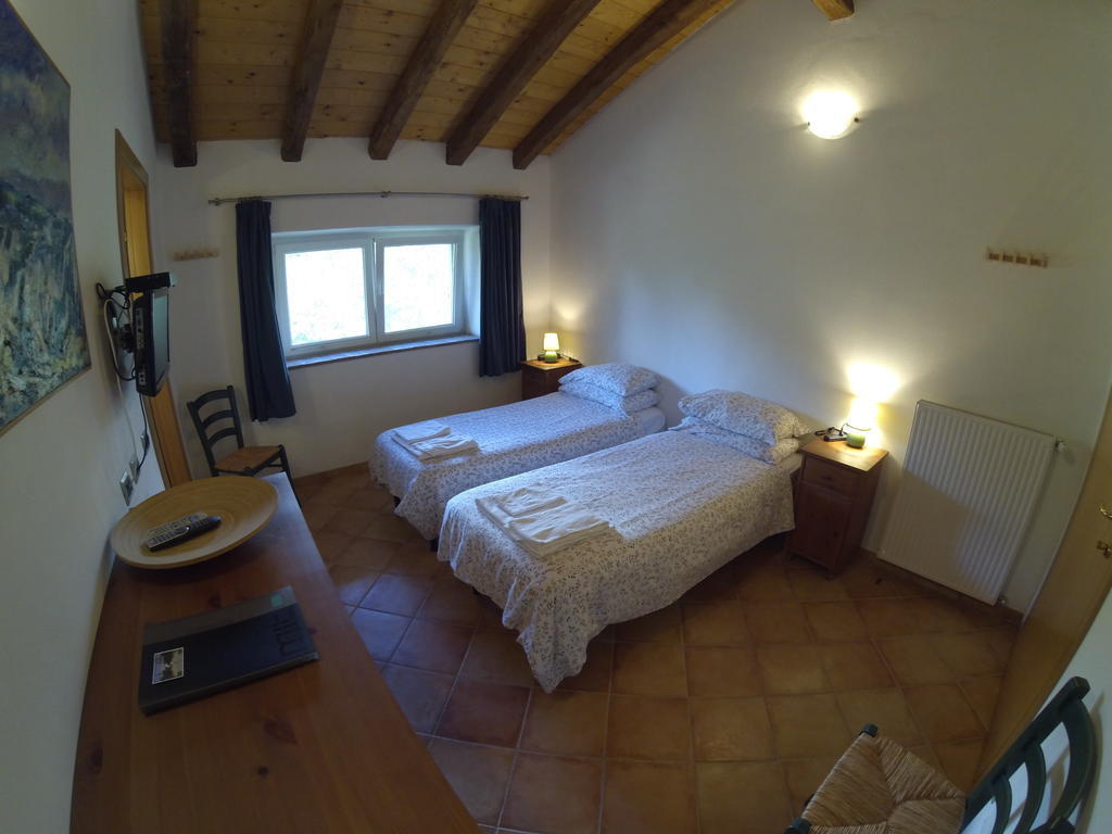 Al Campo Di Sotto Bed & Breakfast Buia Cameră foto