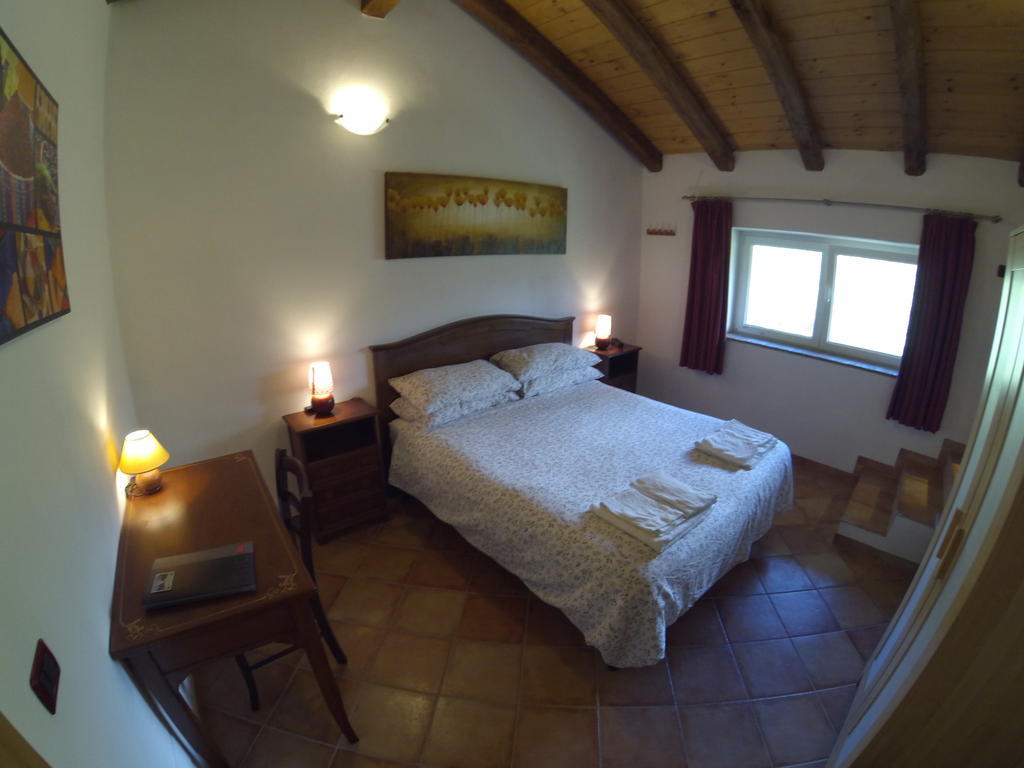 Al Campo Di Sotto Bed & Breakfast Buia Cameră foto